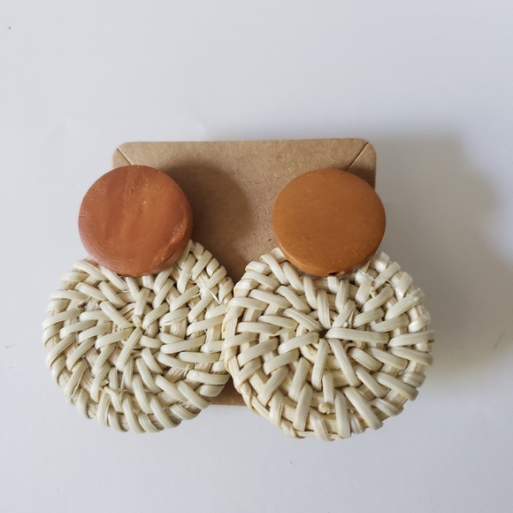 Handmade bohemian rattan earrings - Picture 6 of 8